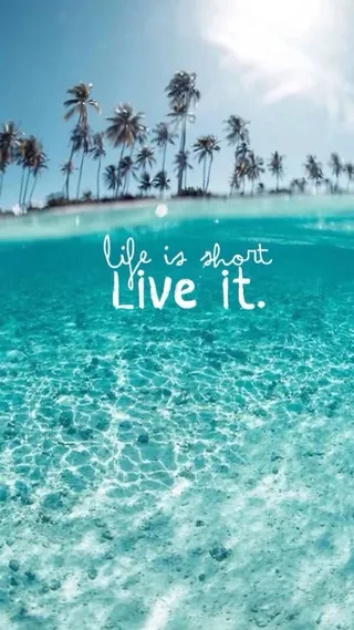 蓝天白云旅行风景H5背景高清