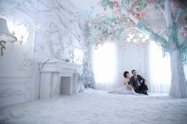 唯美室内婚纱拍照免抠