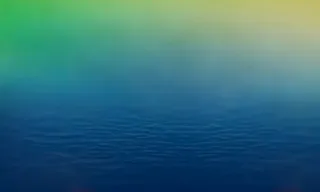 蓝色湖面雾背景图片