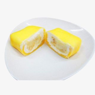 一盘切开的榴莲班戟免抠