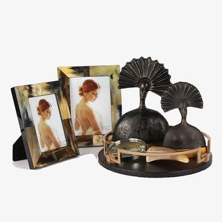 相框和扇子状摆件免抠