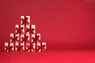 红色背景堆叠礼品盒