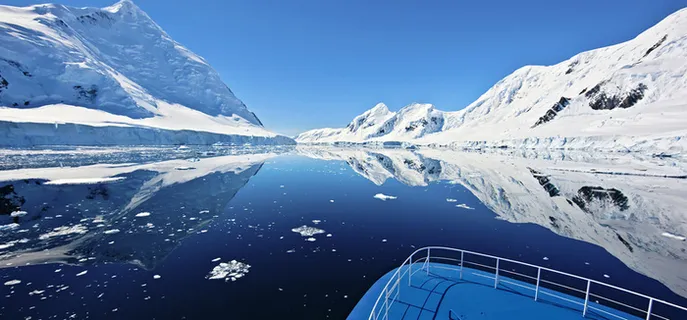 雪山海报素材高清