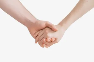 紧紧牵住彼此的手免抠