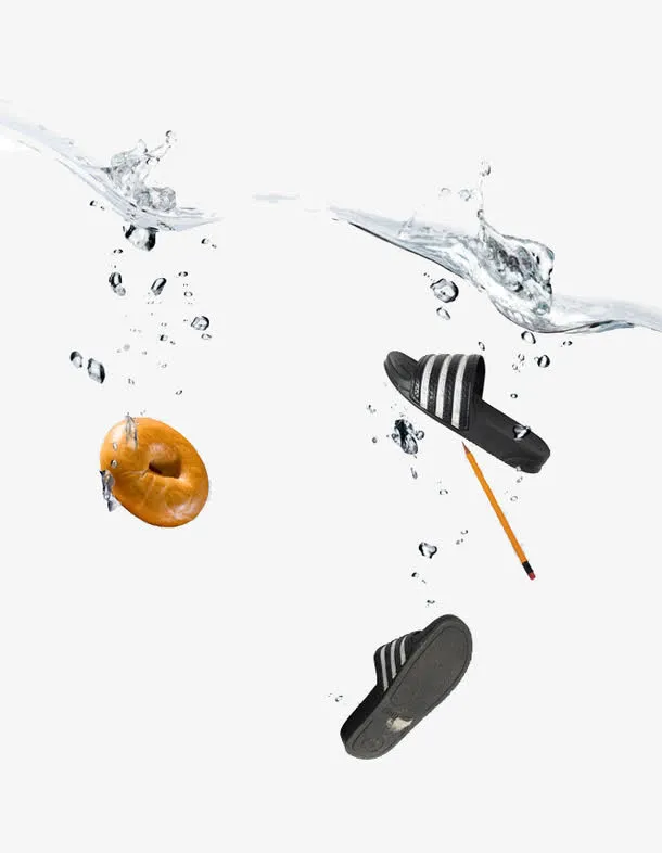 水中的拖鞋免抠