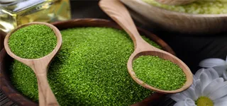 绿色护肤品海报背景高清