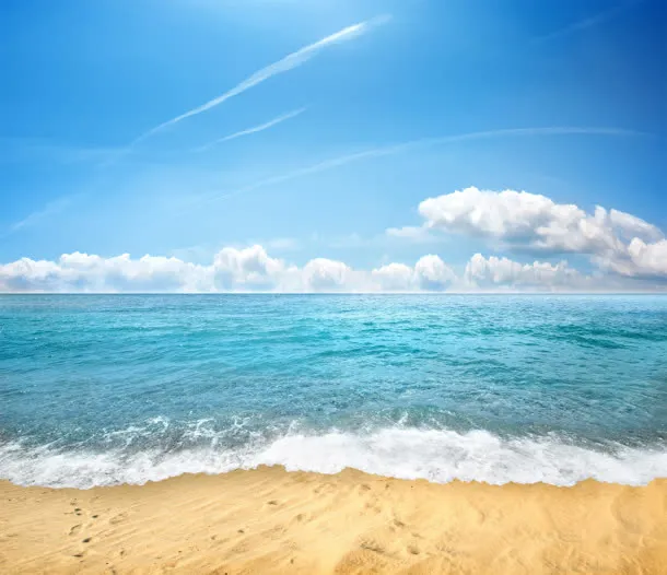 冲击海滩的海浪海报背景免抠