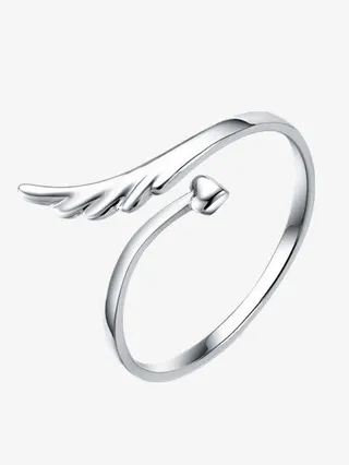 翅膀戒指图片免抠