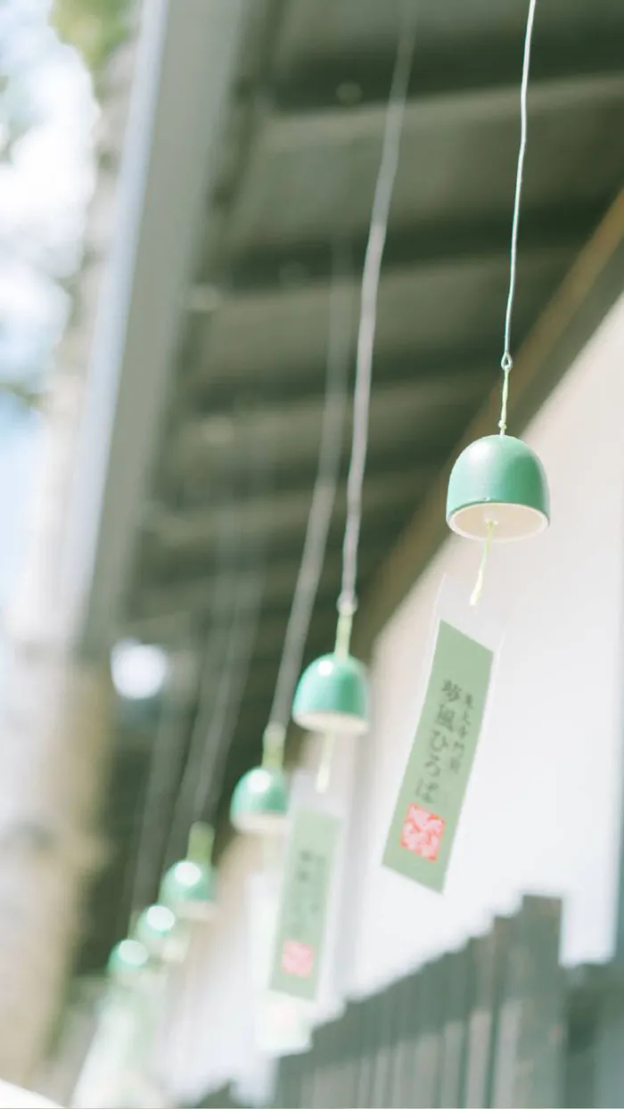 屋檐风铃背景高清