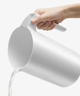 加自来水的姿势免抠