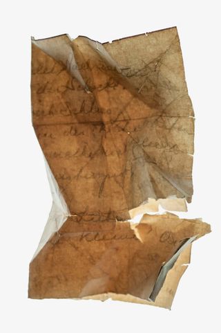 做旧英文字迹破烂纸张免抠