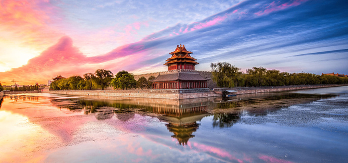 云彩中国建筑小河背景图高清