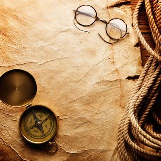 牛皮纸与指南针摄影免抠