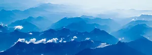蓝色山峰背景图高清