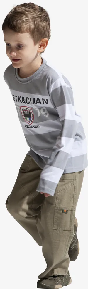 小男孩奔跑免抠