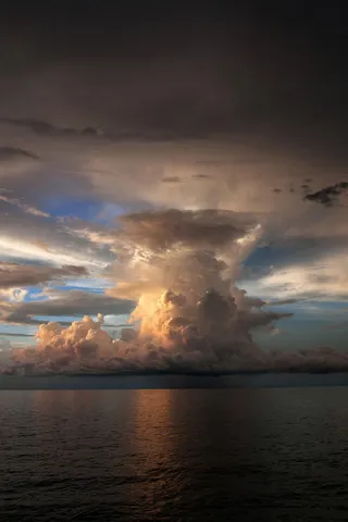 天际云上云大屏壁纸免抠