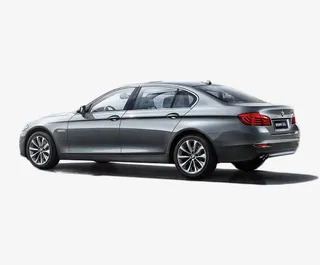 灰黑色宝马5系汽车侧面免抠