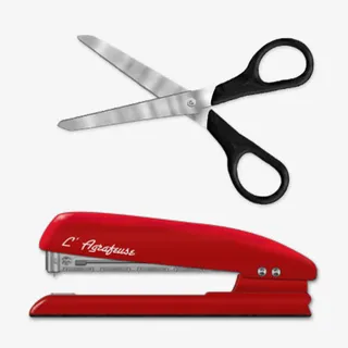 剪刀和红色订书机免抠