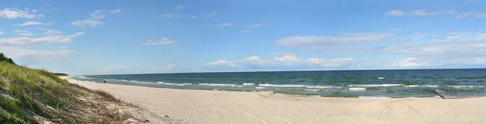 蓝天白云大海海报背景高清