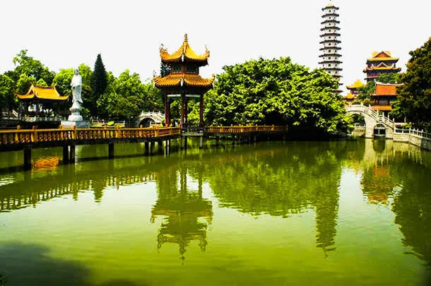 风景优美的寺庙免抠
