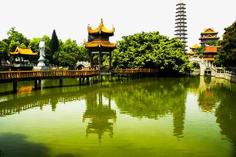 风景优美的寺庙免抠