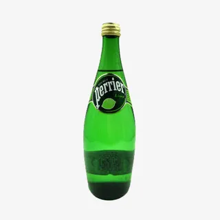 巴黎水矿泉水免抠