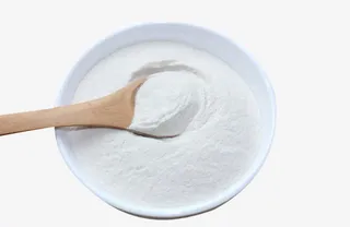 勺子舀起的魔芋粉免抠