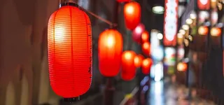 挂满红色灯笼巷子高清