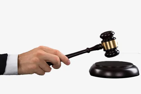 手拿拍卖槌免抠