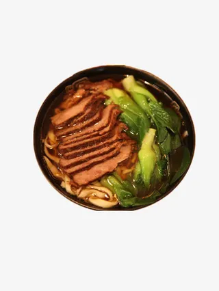 整齐摆满牛肉的牛肉面免抠