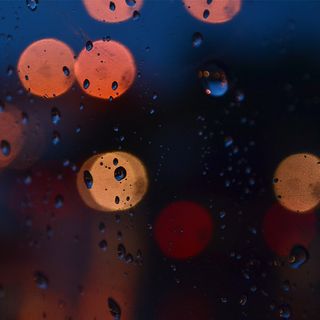 下雨光晕手表摄影镜头主图背景素材高清