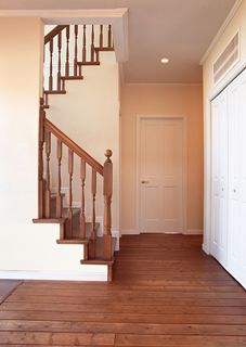 简约温馨家居实木楼梯图片高清