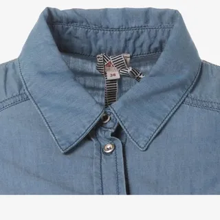 蓝色棉布衣领衬衣免抠