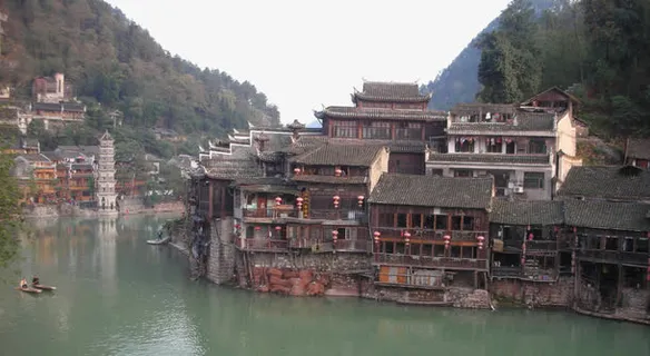 凤凰古城张家界的屋宇免抠