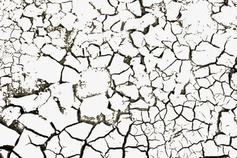 自然灾害地面开裂黑色裂痕免抠