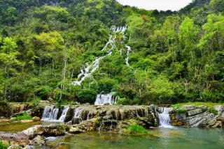 美丽的小七孔免抠