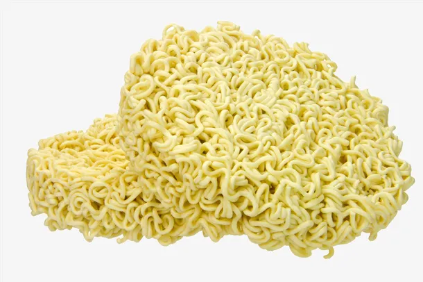 黄色圆形油榨速食面免抠