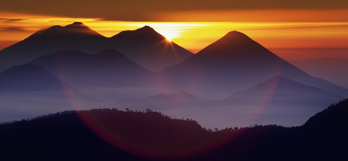 夕阳大山海报素材高清