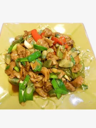 腊八蒜炒肥肠图片免抠