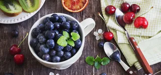 蓝莓樱桃背景图高清