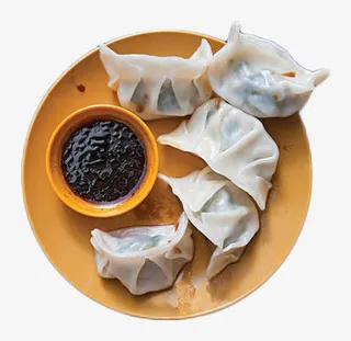 一盘美味的饺子免抠