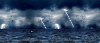 云之狂风暴雨中天空云高清