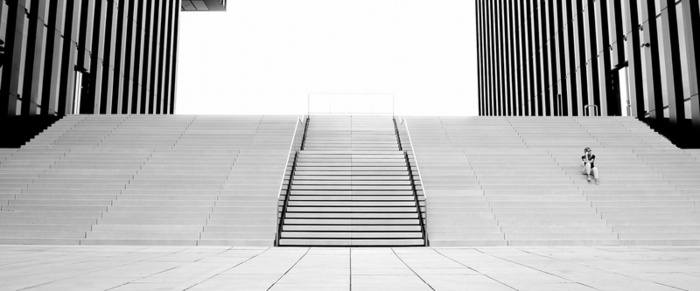 大气灰色城市建筑背景高清
