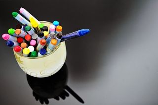 简约文艺笔筒背景高清