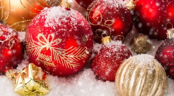 喜庆圣诞红球装饰品封面免抠