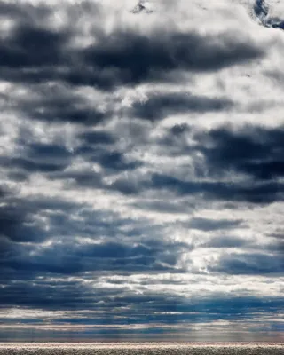 灰色乌云云层海报背景