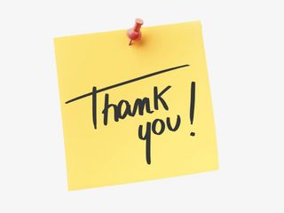 黄色写着谢谢英文字母的便笺纸实免抠