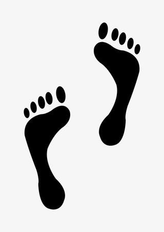 黑色脚印剪影免抠