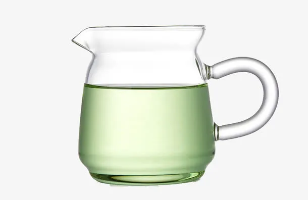 玻璃公道杯里的茶水免抠