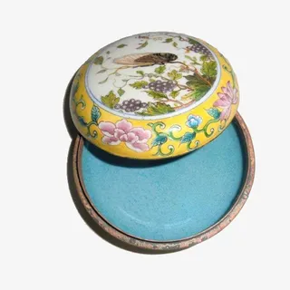 打开的胭脂盒免抠